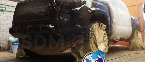 fabricantes de patrullas equipadas fabricacion y venta de patrullas para seguridad publica y privada equipamiento conversion de unidades moviles somos fabricantes directos de accesorios metalicos como roll bar tumbaburros defensa delatera trasera escalon banca lona pintura torreta sirena bocina codigos rojo azul estrobos instalacion