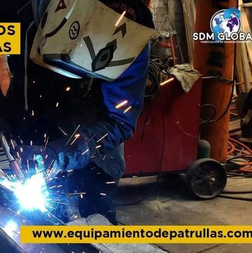 fabricantes de patrullas equipadas fabricacion y venta de patrullas para seguridad publica y privada equipamiento conversion de unidades moviles somos fabricantes directos de accesorios metalicos como roll bar tumbaburros defensa delatera trasera escalon banca lona pintura torreta sirena bocina codigos rojo azul estrobos instalacion